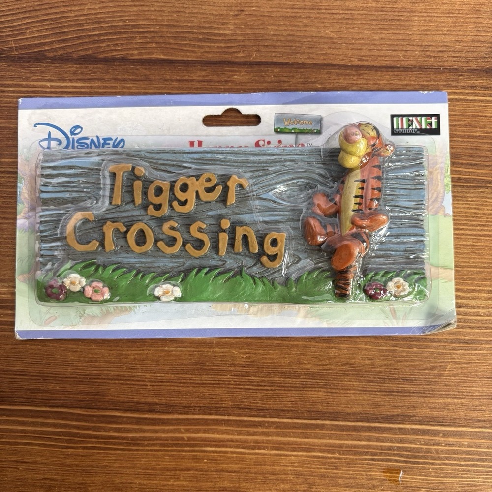 Disney Winnie the Pooh Tigger Crossing Wall Plaque Resin Sign New Sealed